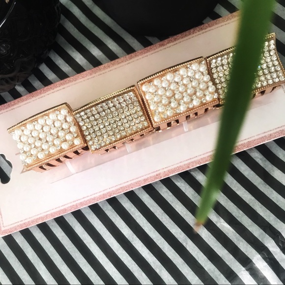 NWT Pearls and Rhinestones Hair Clips - Picture 8 of 11